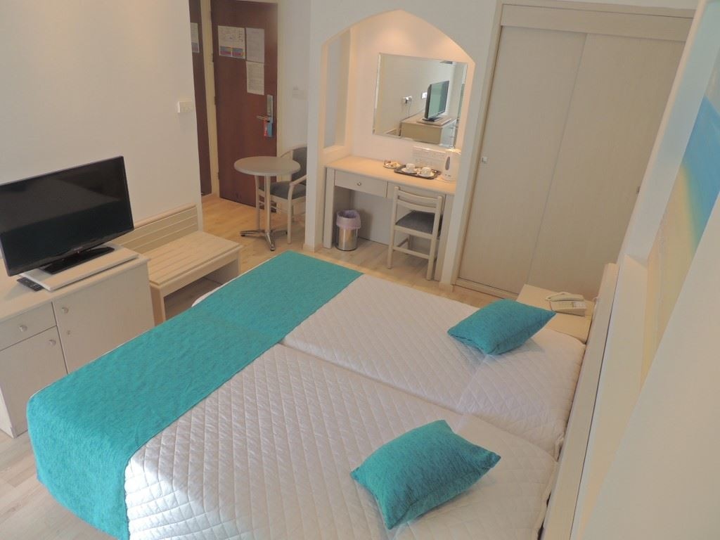 rooms-twin-inland-view