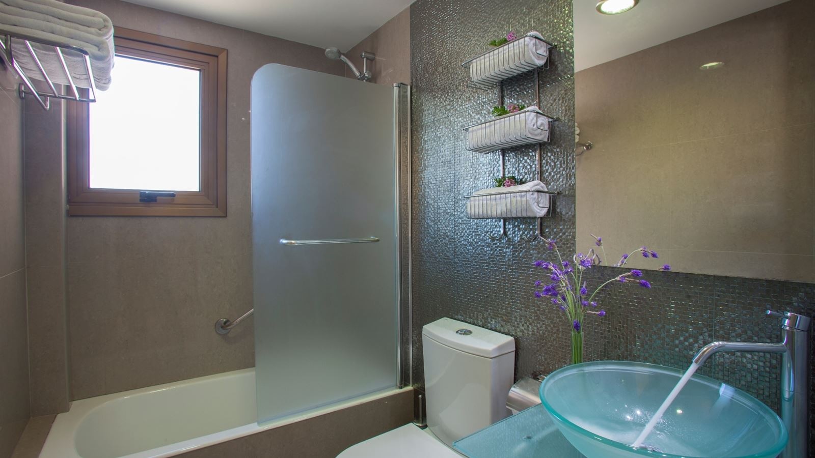 rooms-deluxe-studio-balcony