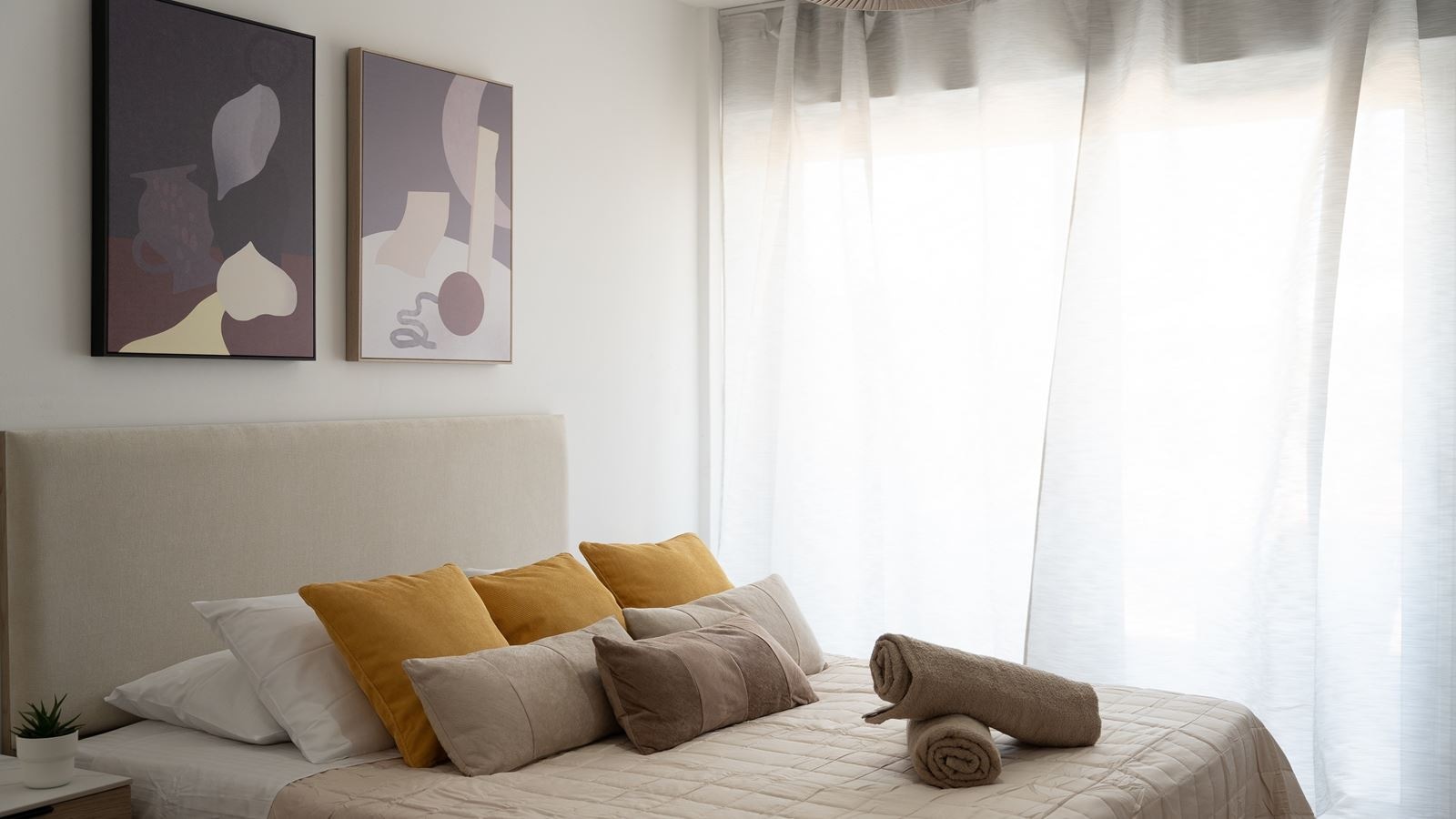 rooms-family-suite-inland-view-balcony