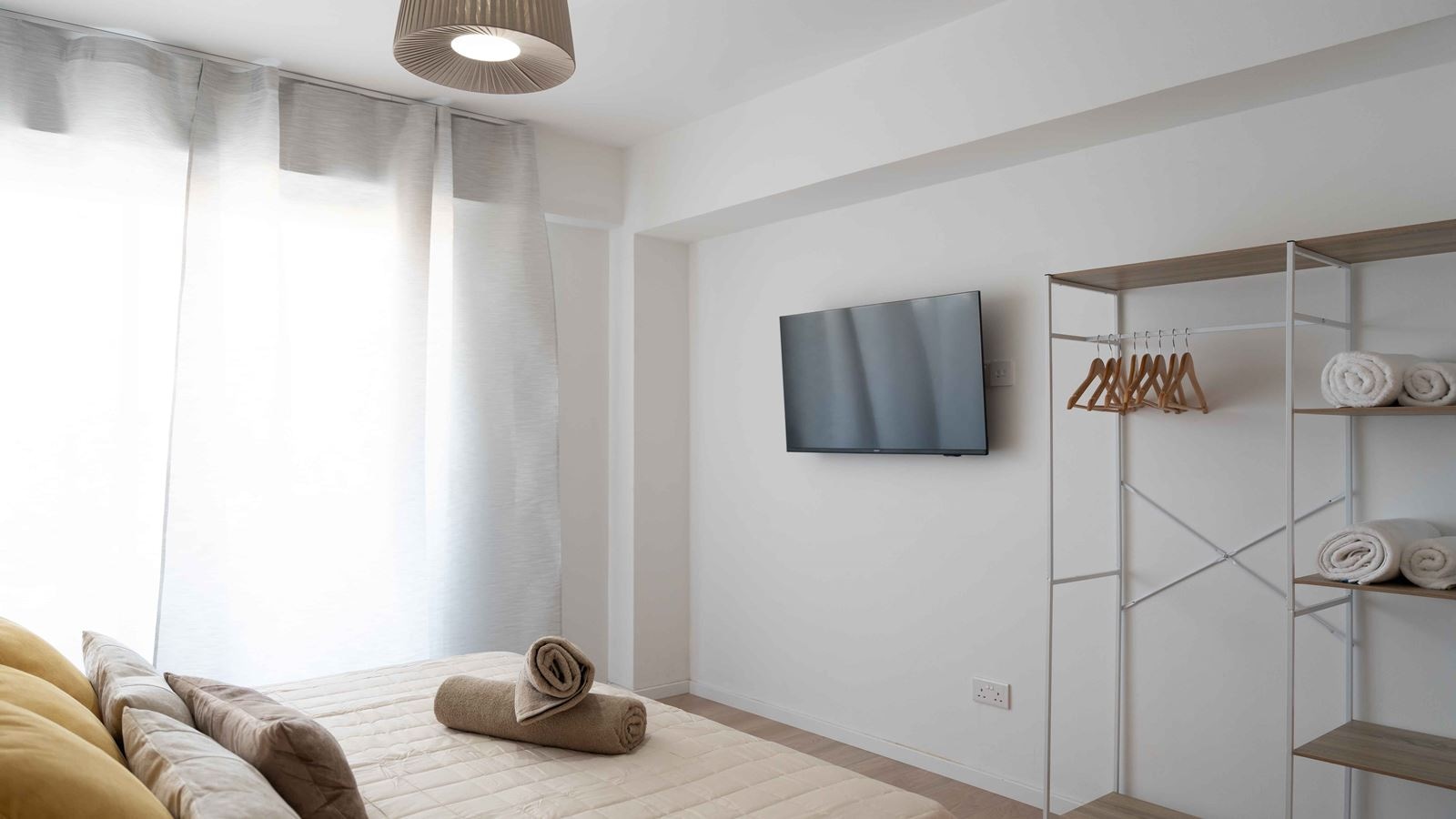 rooms-family-suite-inland-view-balcony