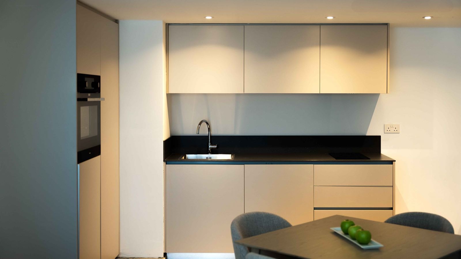 rooms-family-suite-inland-view-balcony