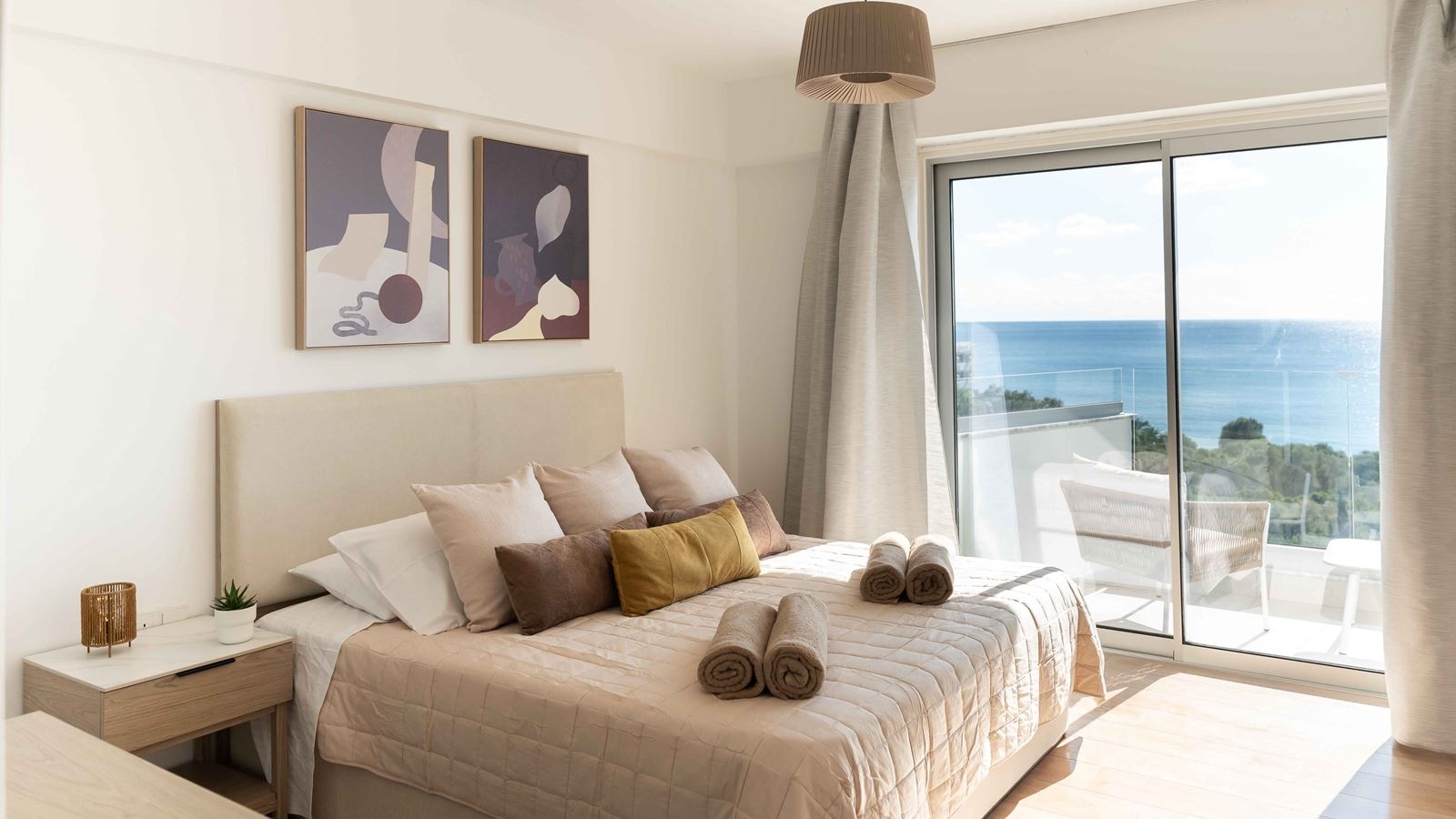rooms-family-suite-sea-view-balcony