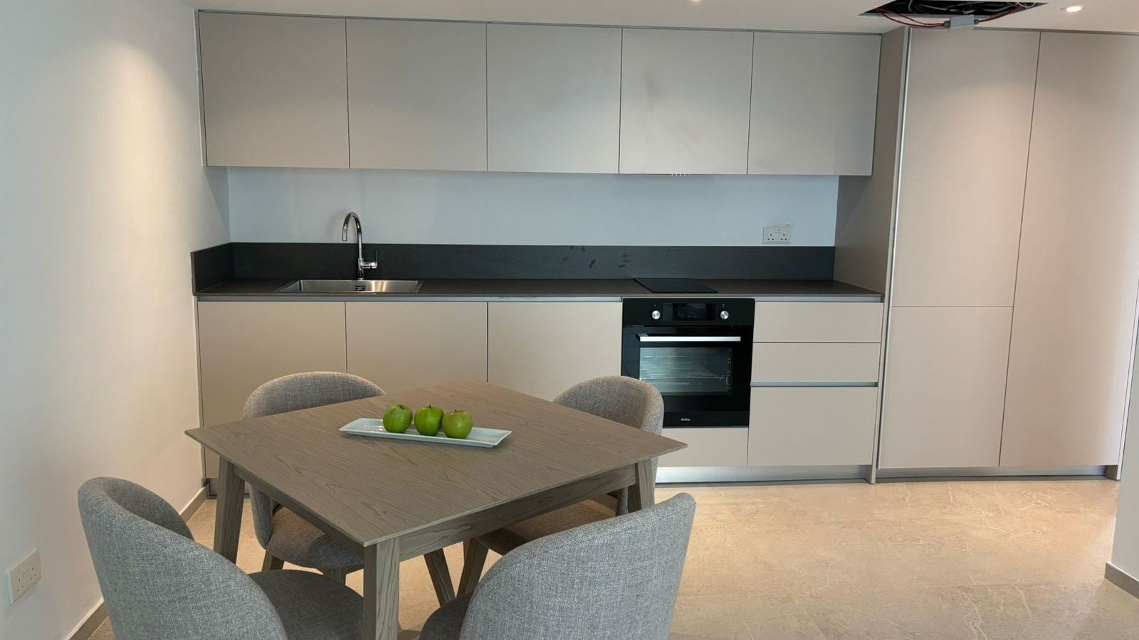 rooms-family-suite-sea-view-balcony