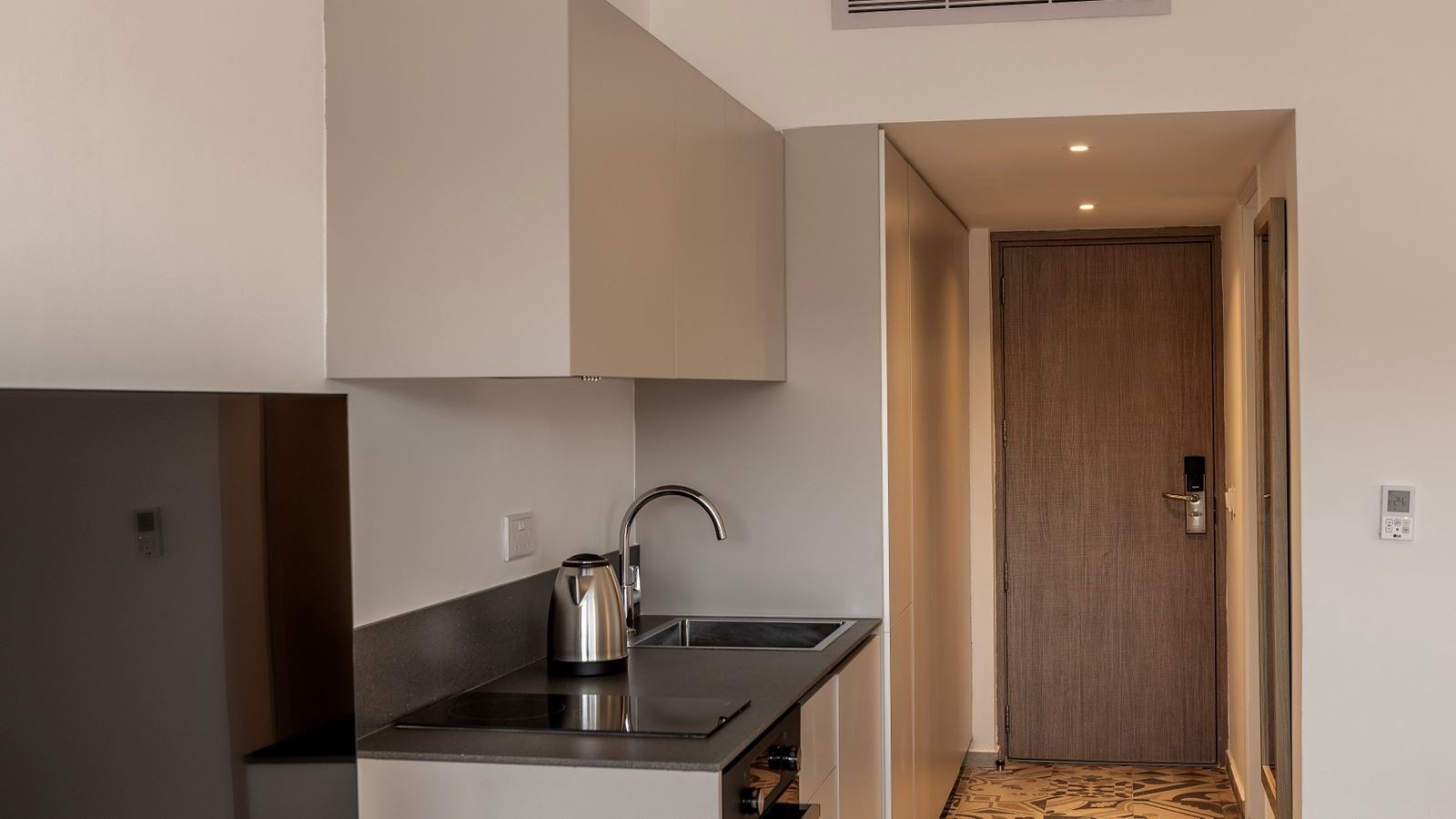 rooms-single-inland-view-room-balcony