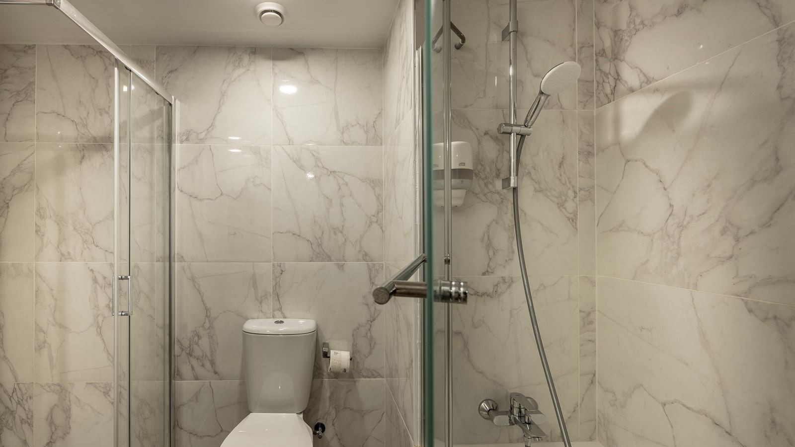 rooms-single-sea-view--balcony-