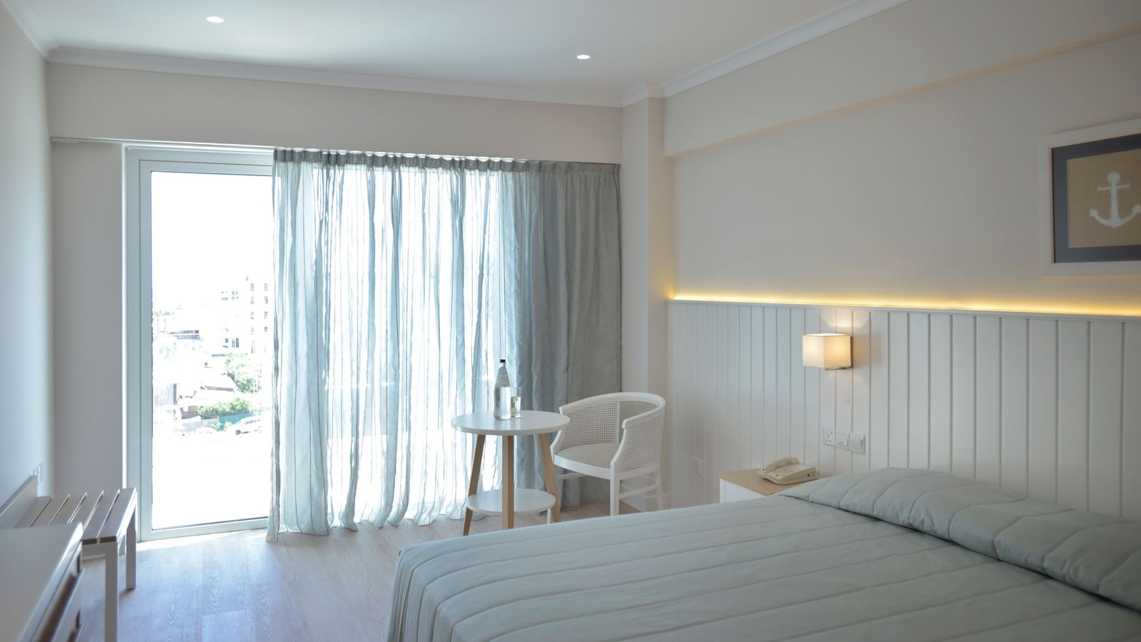 rooms-double-standard-lateral-seaview