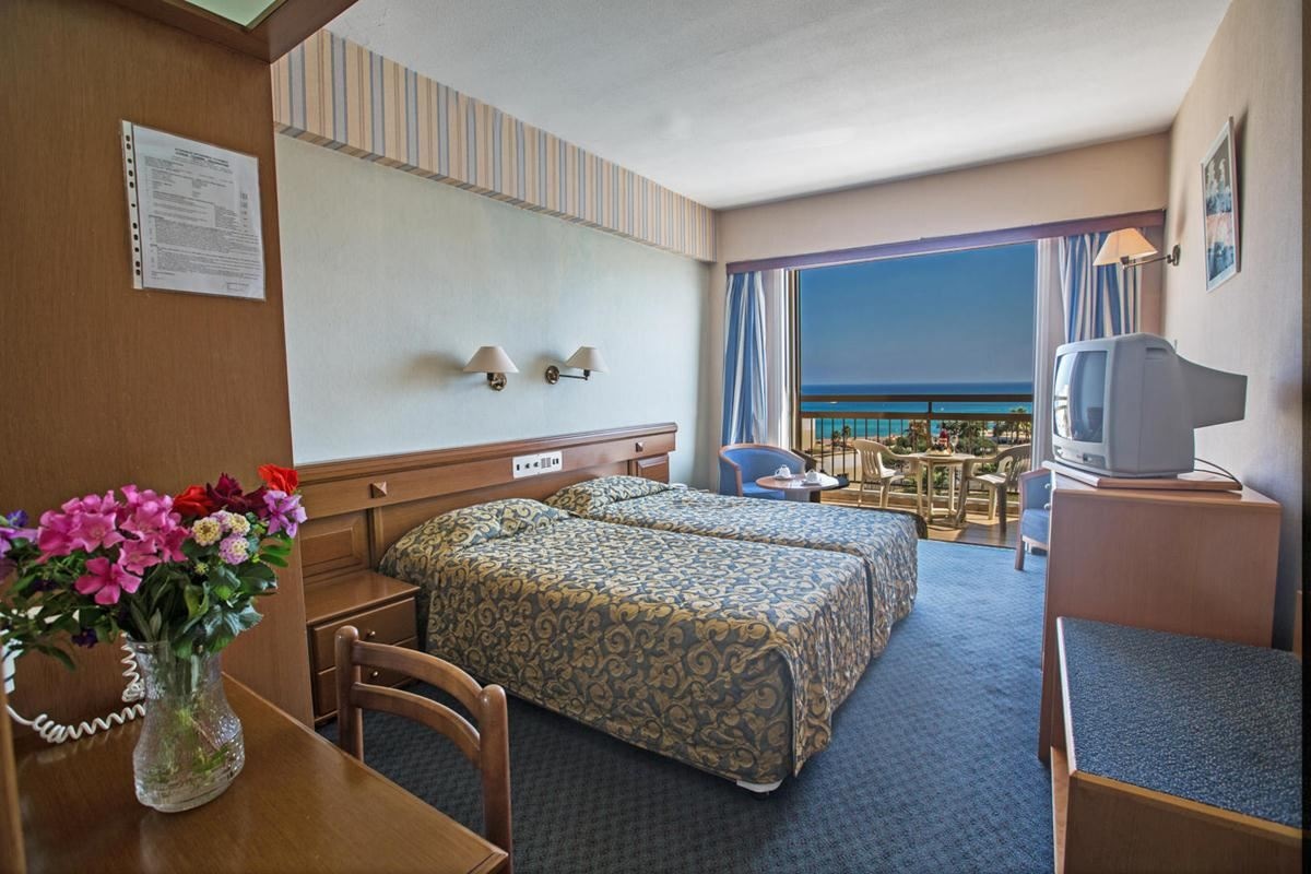rooms-singleuse-standard-room-seaview-balcony