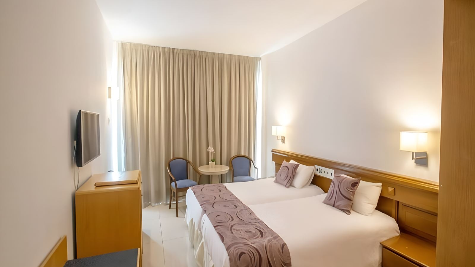 rooms-standard-room-inland-view-balcony