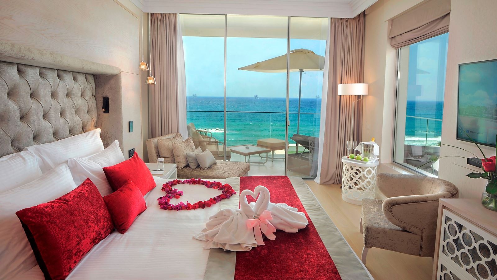 rooms-honeymoon-suite-seaview