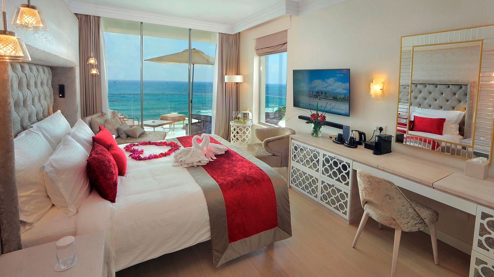 rooms-honeymoon-suite-seaview