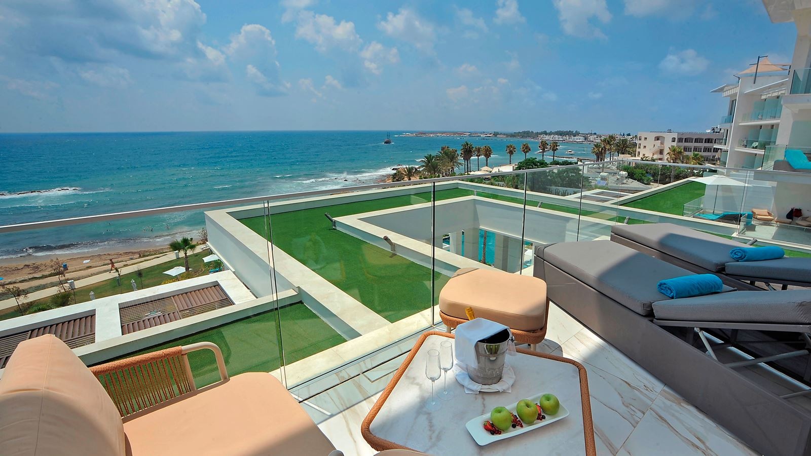 rooms-honeymoon-suite-seaview