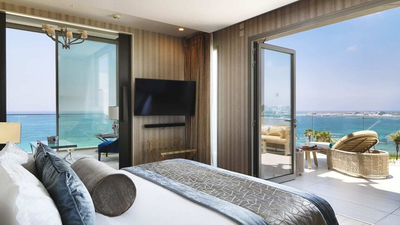 rooms-executive-suite-sea-view