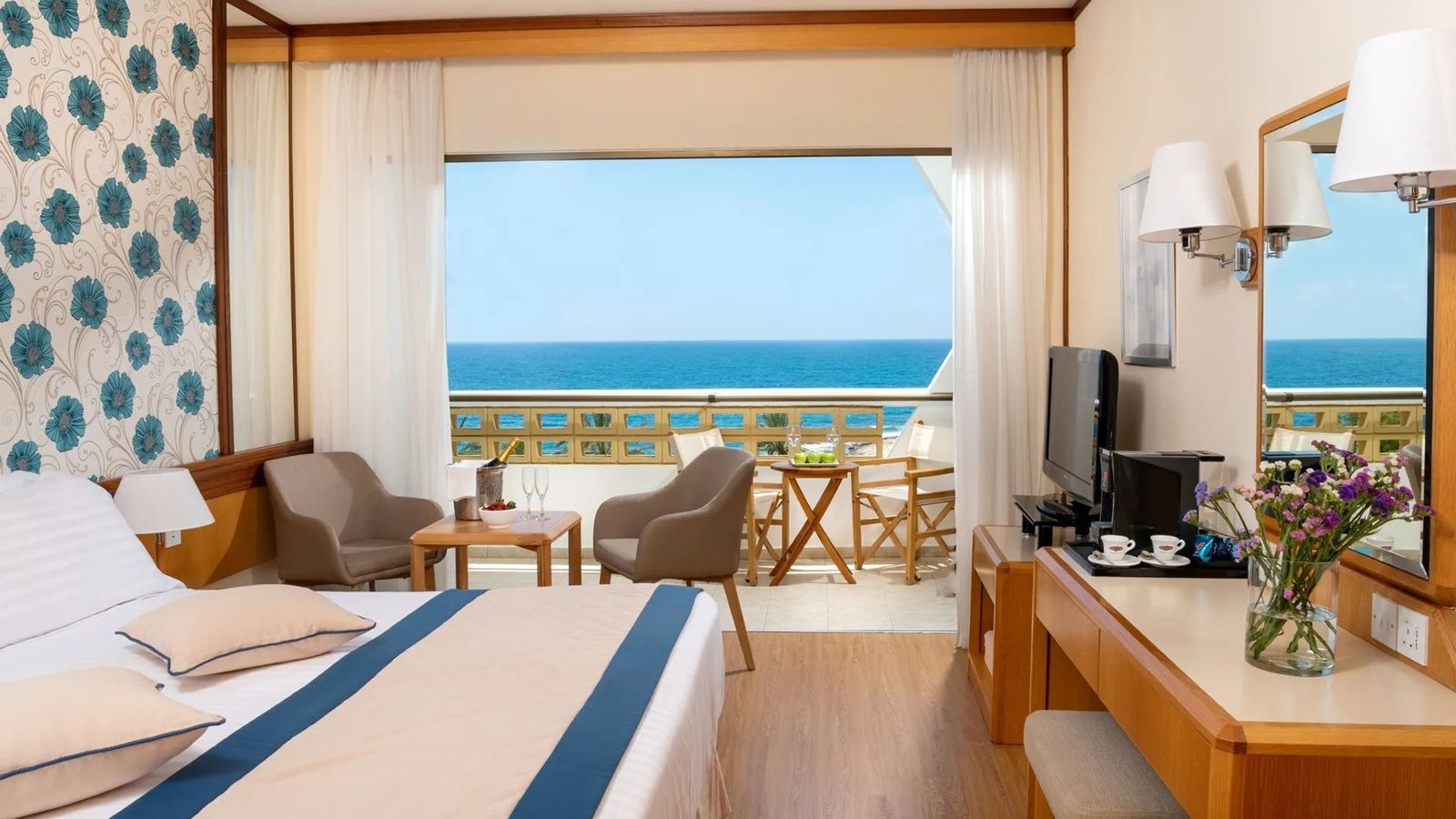 rooms-superior-room-seaview