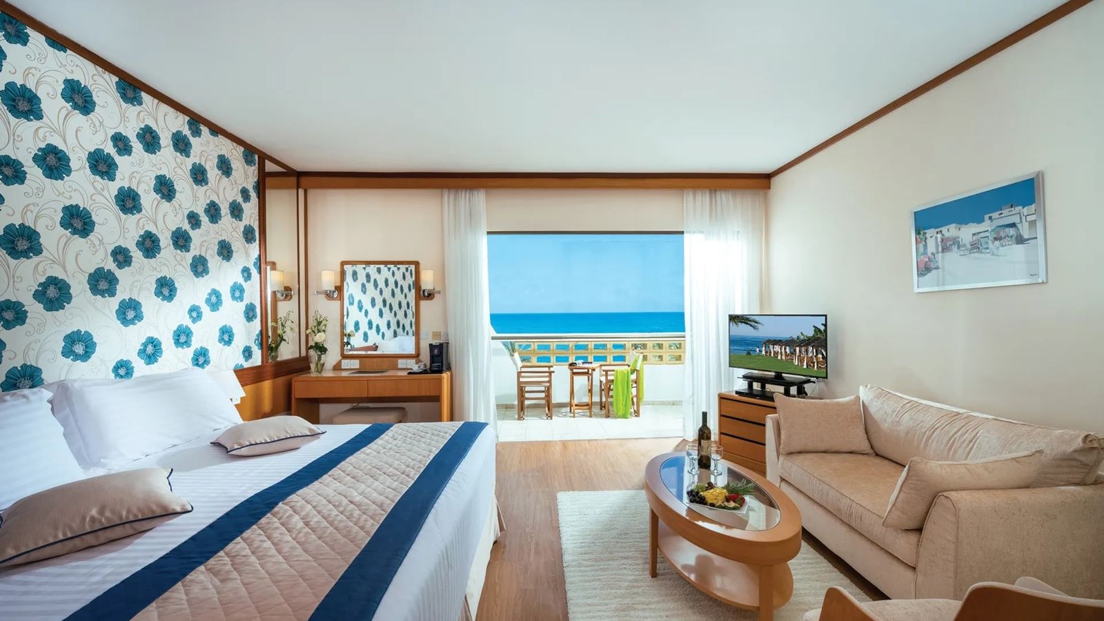 rooms-superior-deluxe-room-seaview