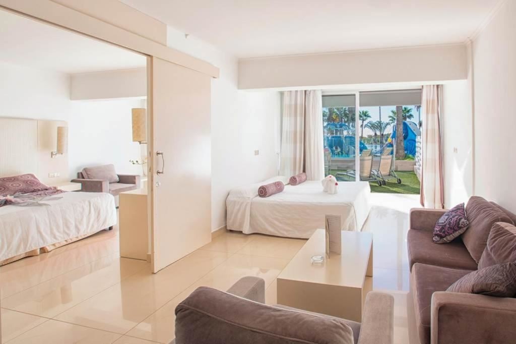 rooms-junior-suite-private-pool-