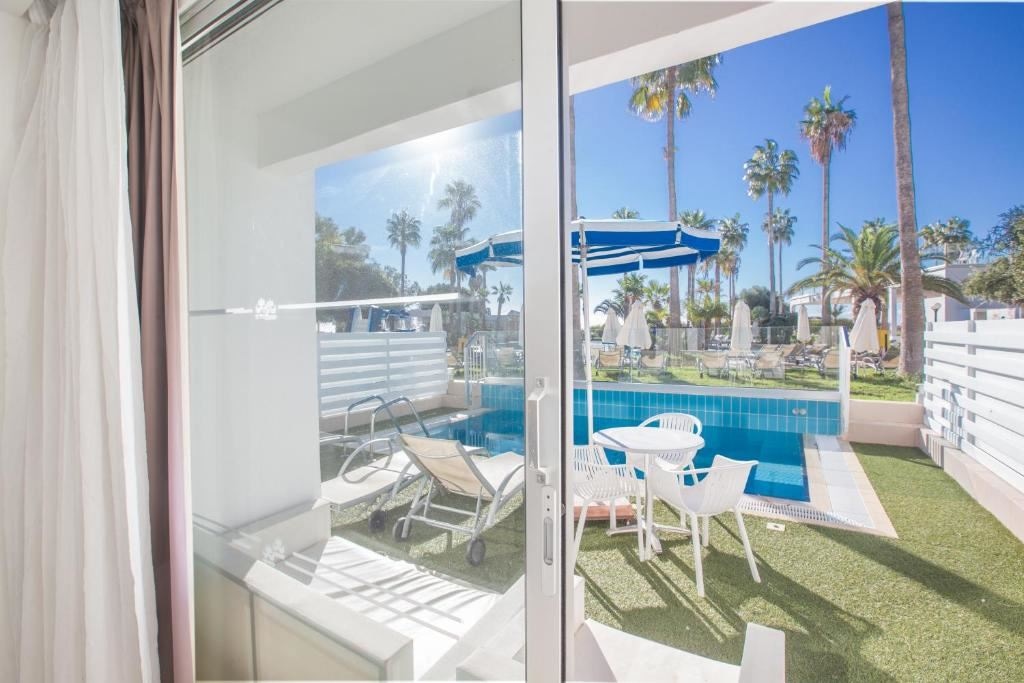 rooms-junior-suite-private-pool-