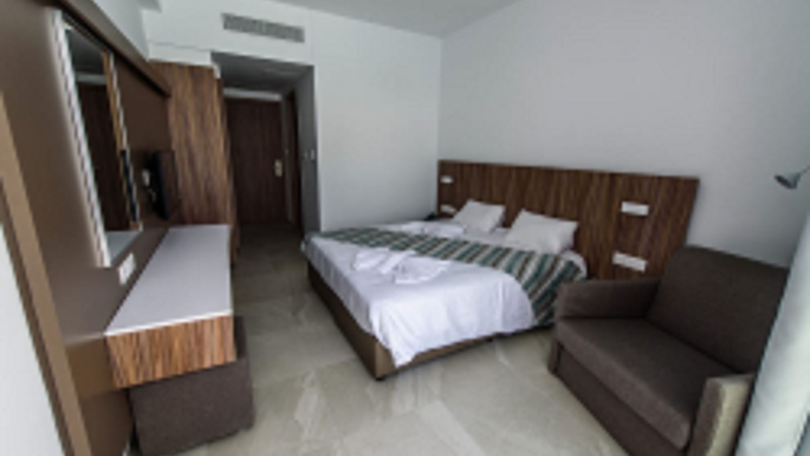 rooms-standard-room-sea-view-balcony