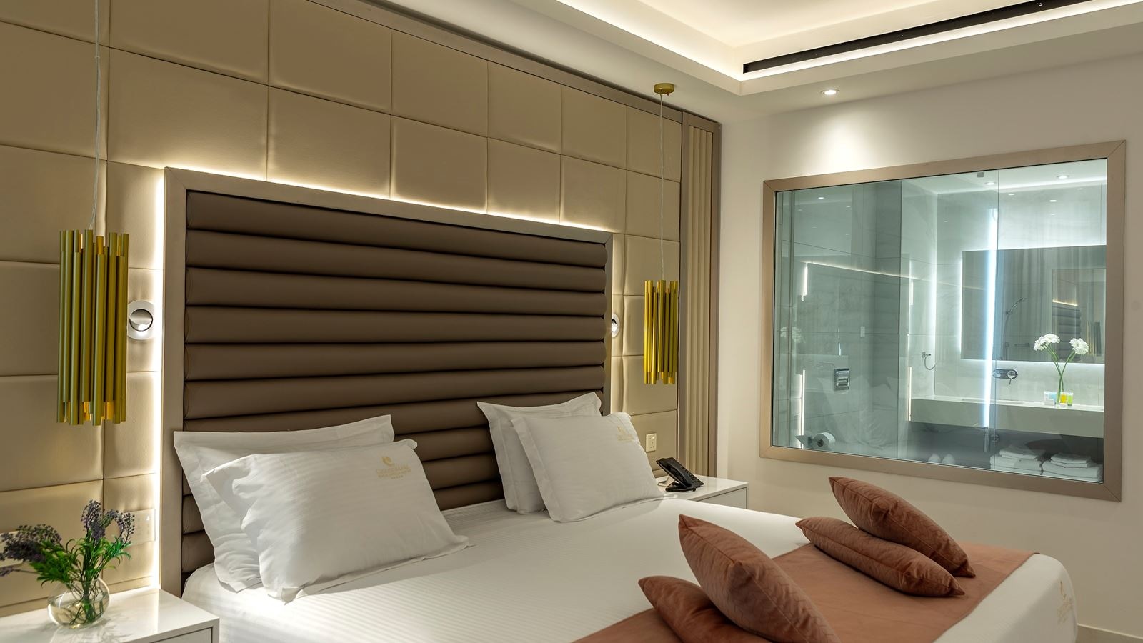 rooms-superior-room-lateral-sea-view-balcony