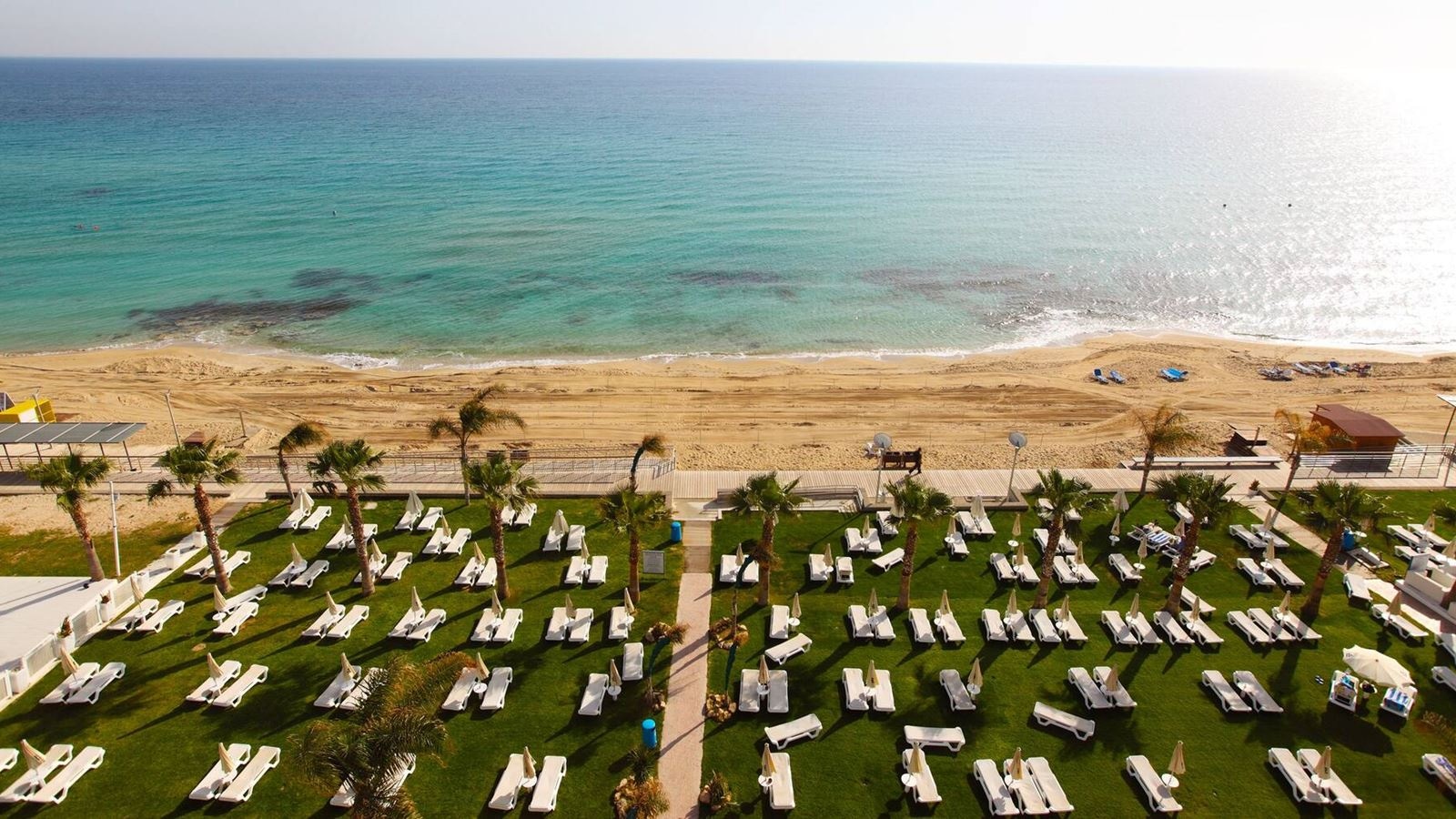 rooms-standard-room-seaview-balcony