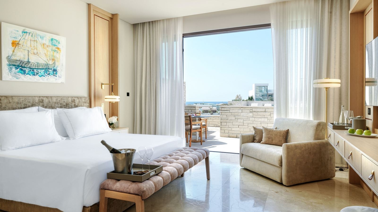 rooms-room-balcony-or-terrace