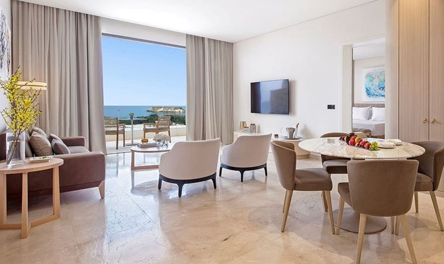 rooms-1-bedroom-suite-balcony-or-terrace