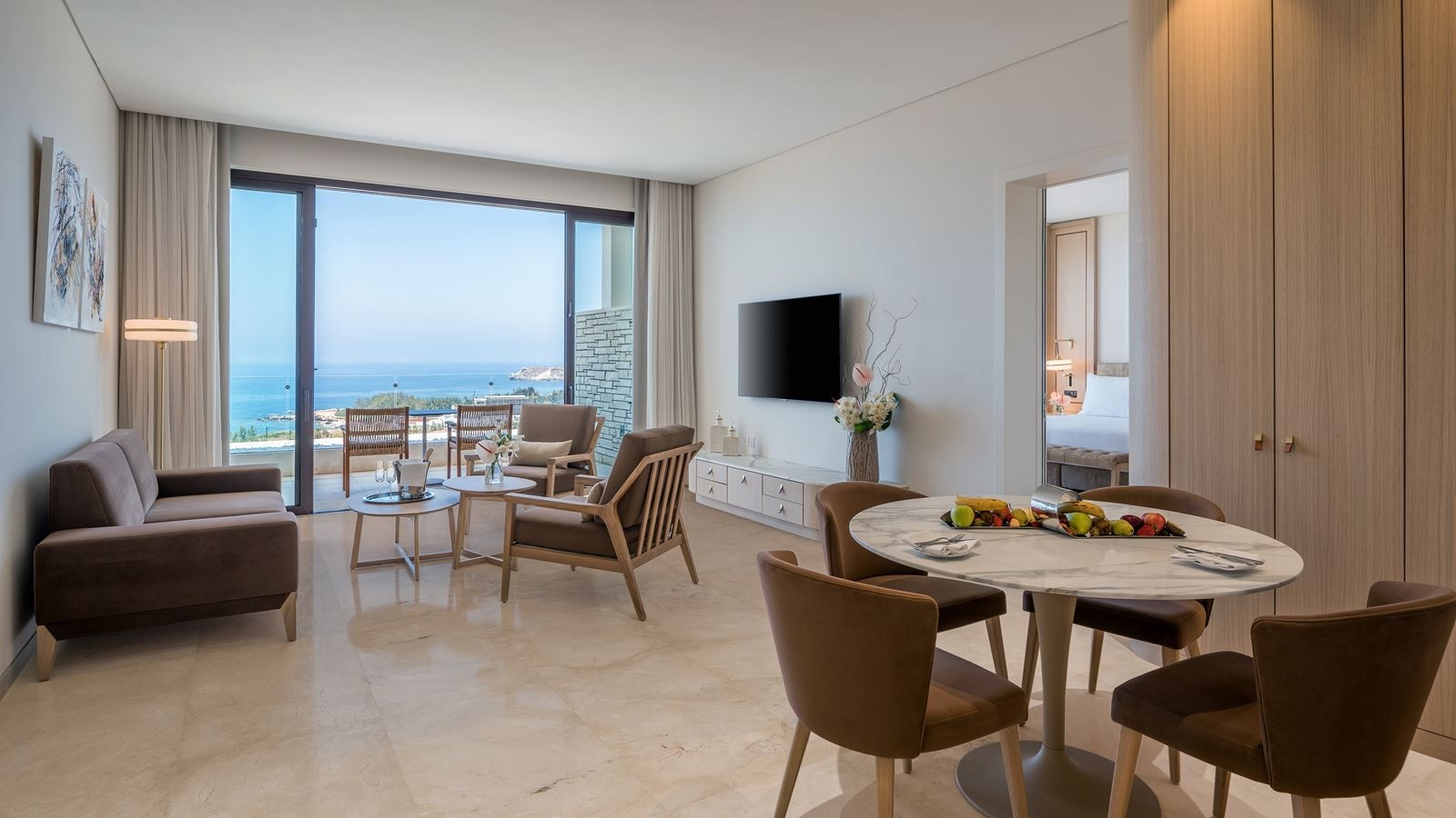 rooms-2-bedroom-suite-balcony-or-terrace