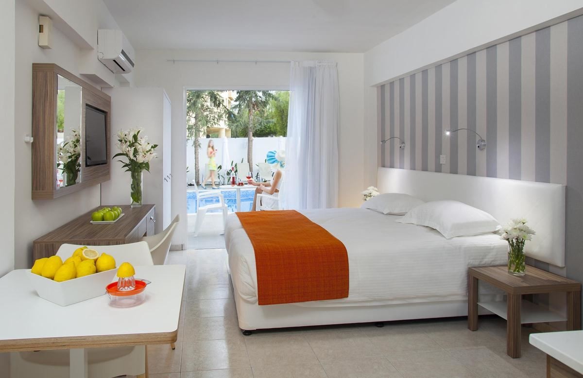 rooms-standard-studio-balcony-or-terrace