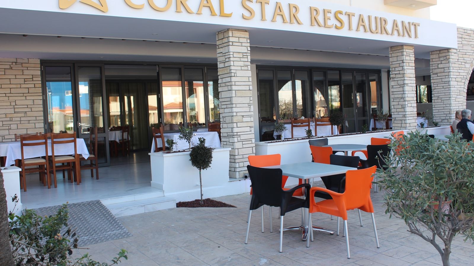 restaurants-main-building