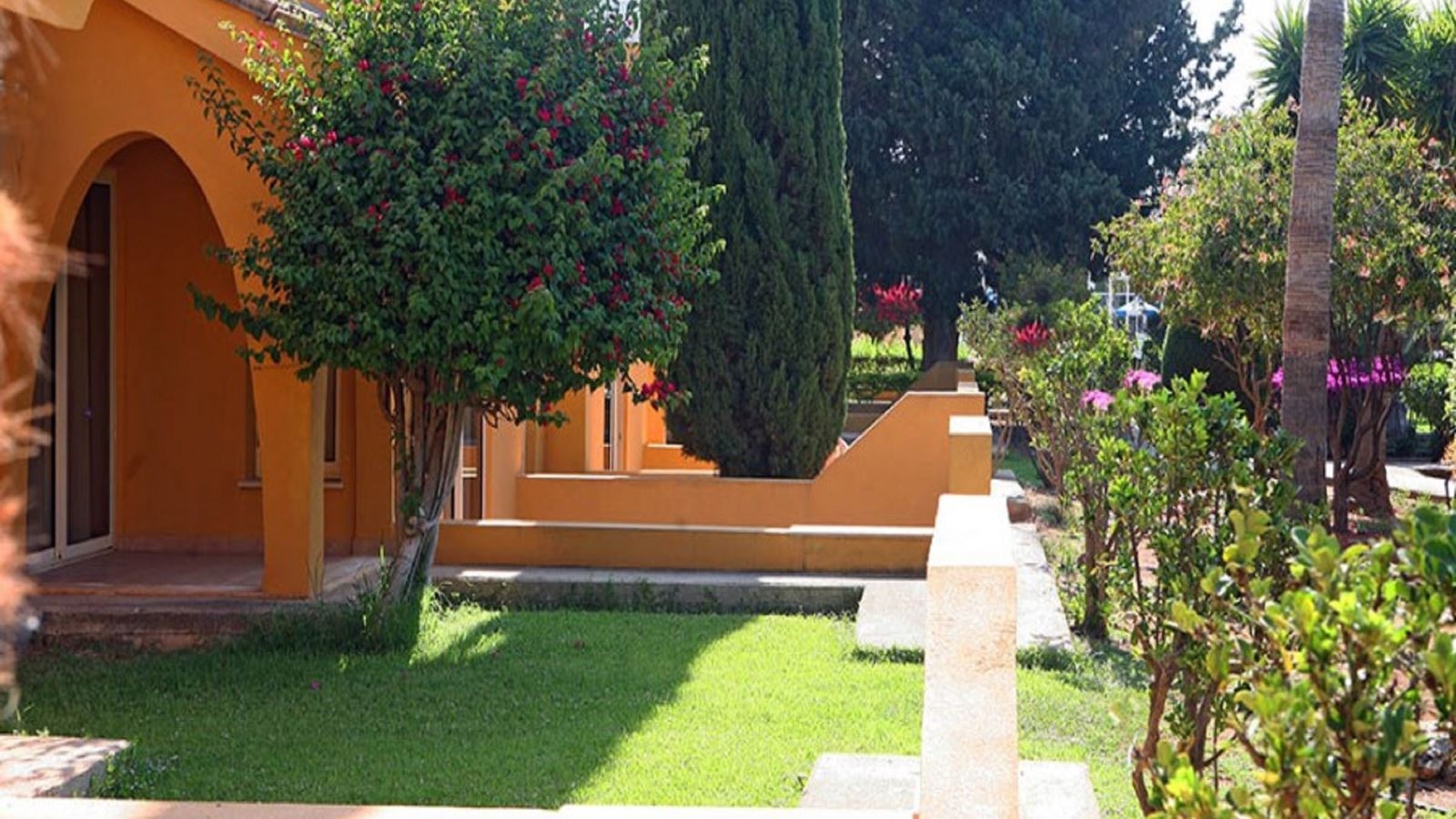 rooms-standard-bungalow-terrace