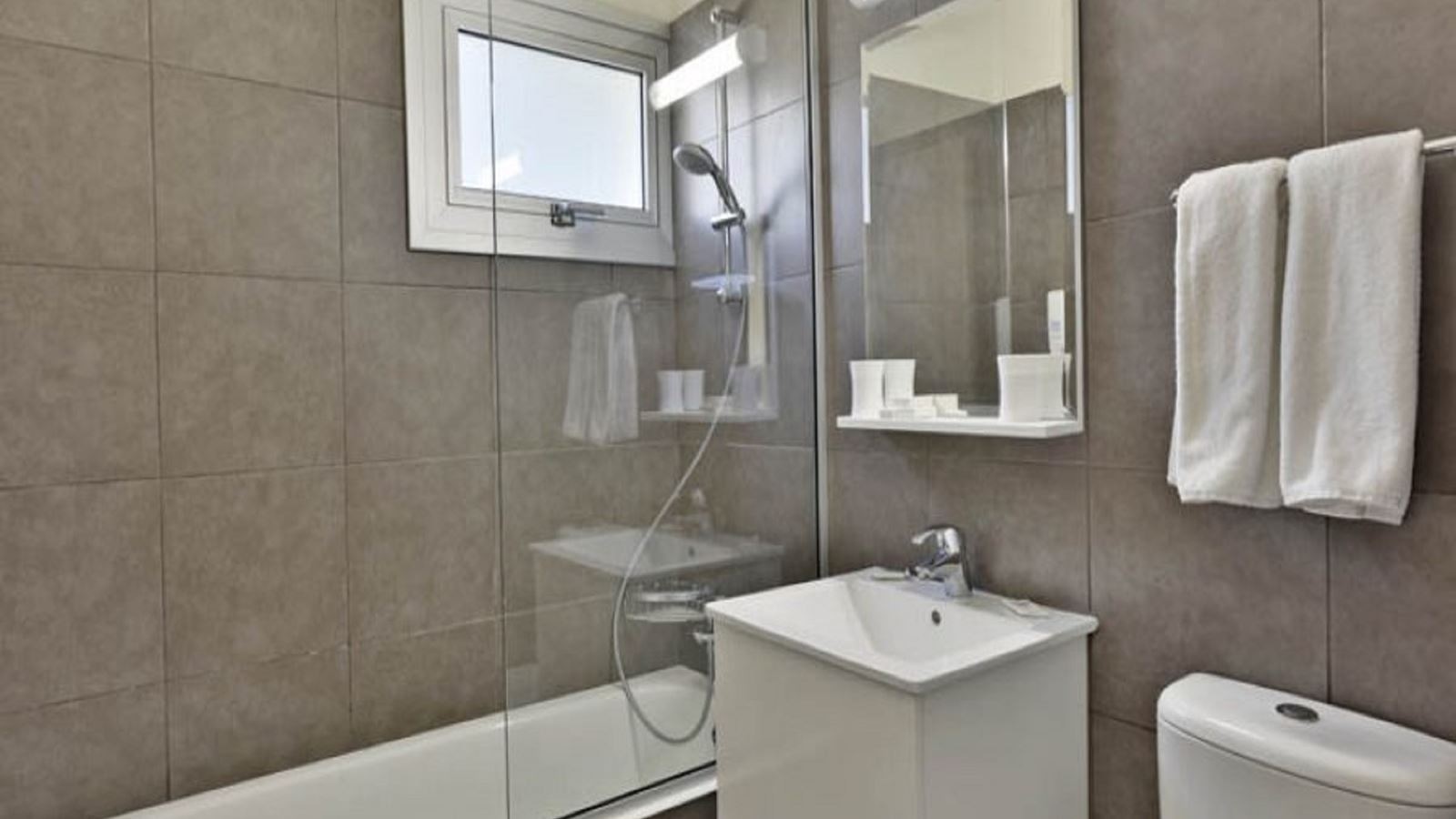 rooms-deluxe-suite-balcony-or-terrace