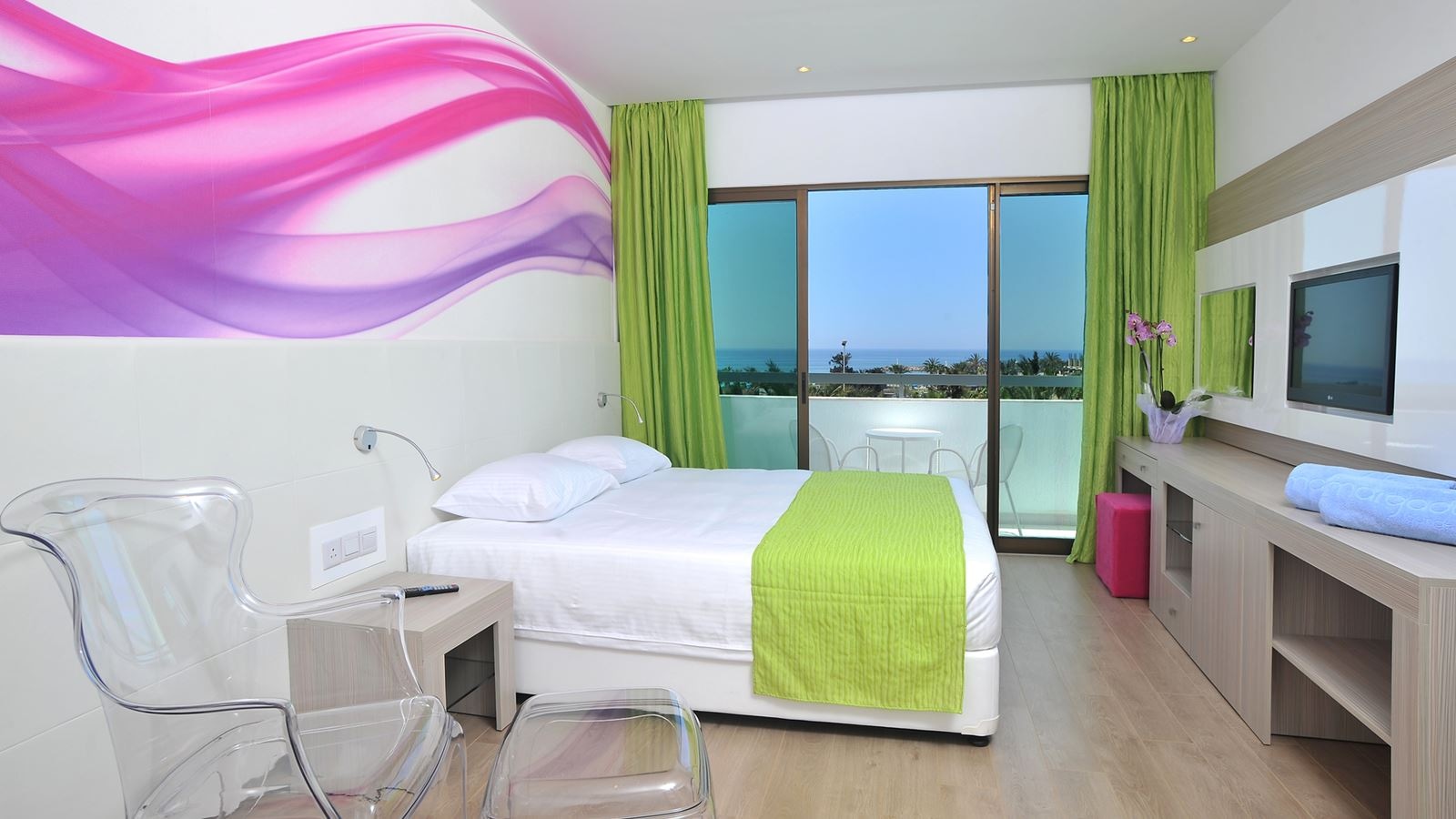 rooms-standard-room-lateralseaview-balcony-or-terrace