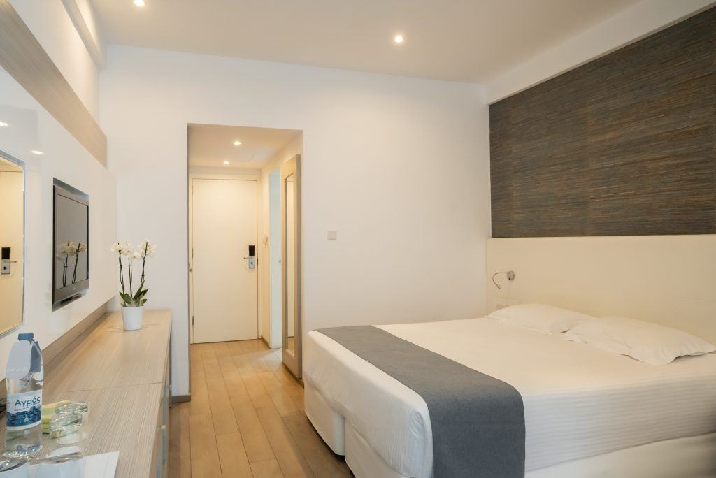 rooms-standard-familyroom-inland-view-balcony-or-terrace