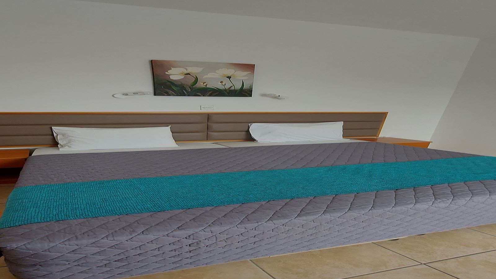 rooms-bungalow-balcony