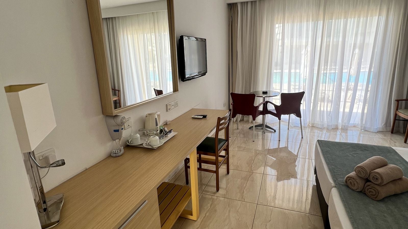 rooms-family-room-balcony-or-terrace