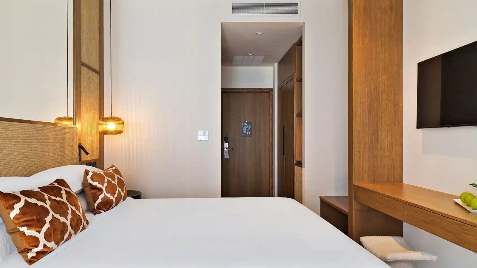 rooms-executive-room-balcony