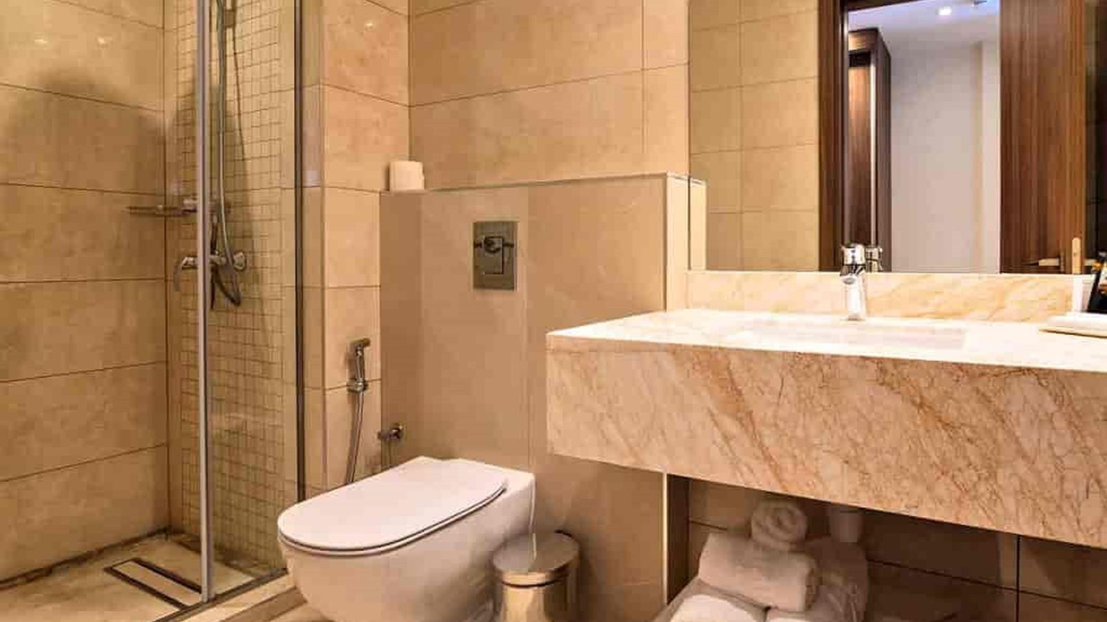 rooms-double-standard-upper-floor-room-city-view-balcony