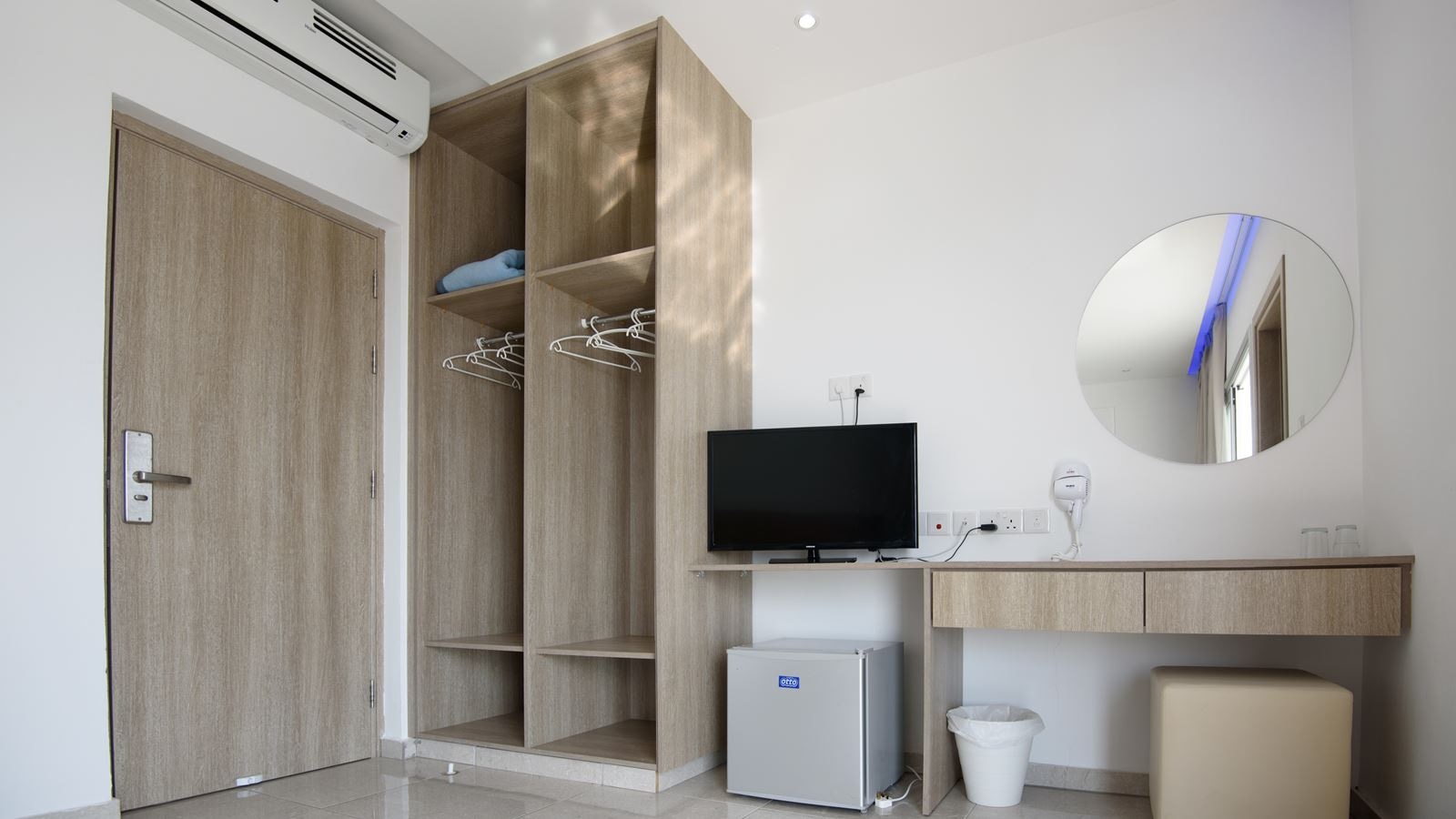 rooms-standard-room-balcony