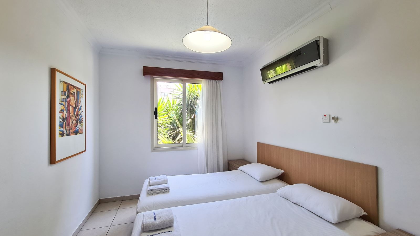 rooms-2-bedroom-superior-apartment--balcony