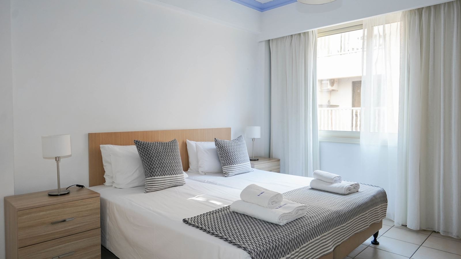 rooms-1-bedroom-superior-apartment--balcony