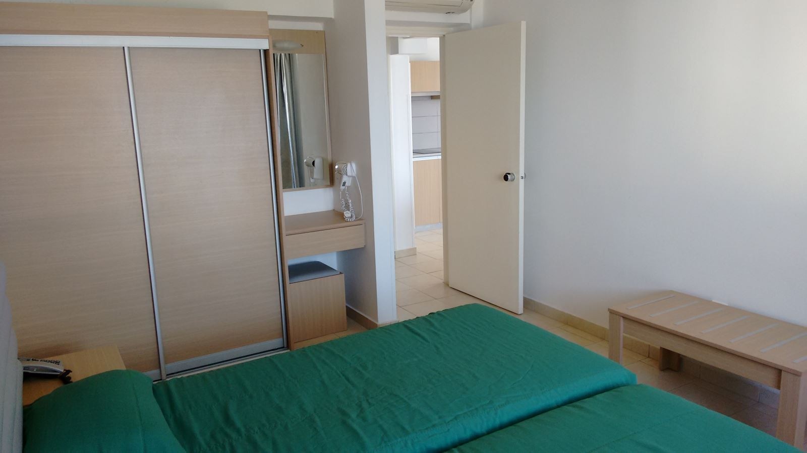 rooms-1-bedroom-standard-apartment-balcony-or-terrace