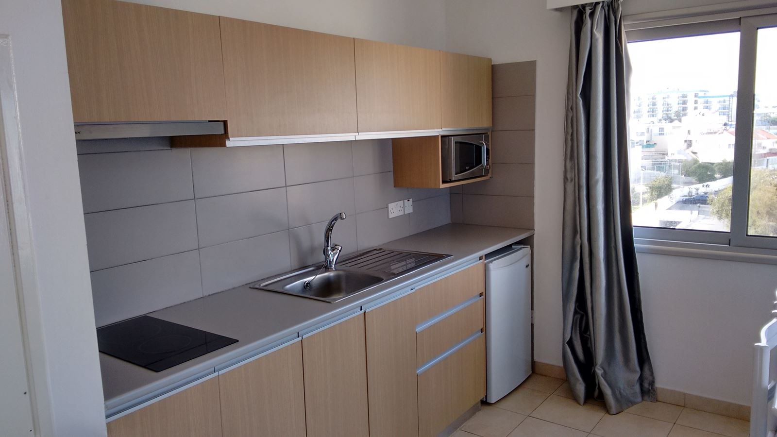 rooms-1-bedroom-standard-apartment-balcony-or-terrace