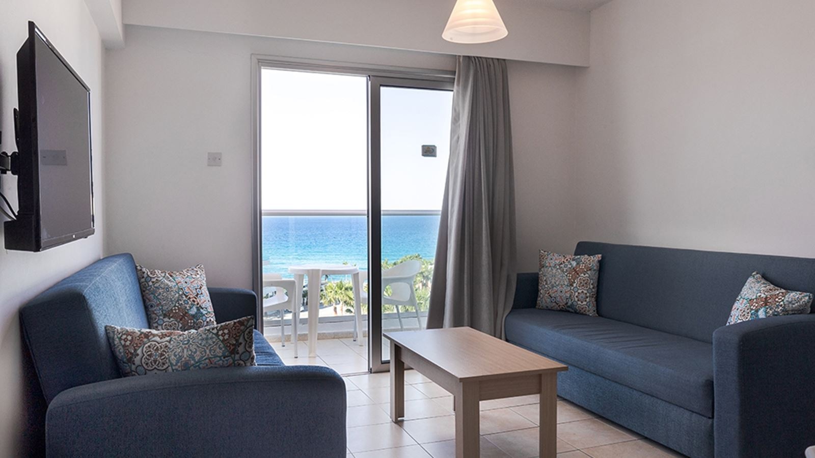 rooms-1-bedroom-standard-apartment-sea-view-balcony-or-terrace