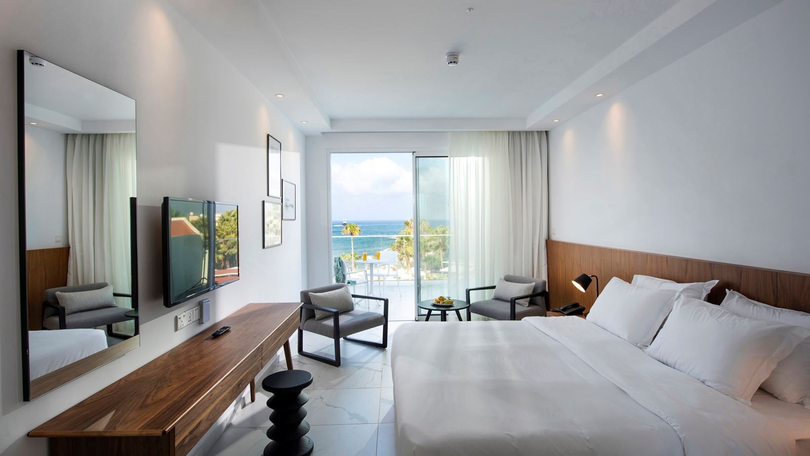 rooms-superior-room-seaview-balcony-or-terrace