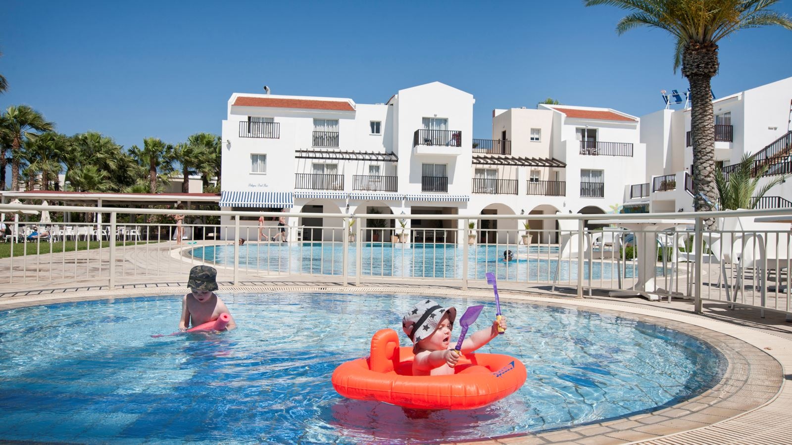 pools-outdoor-childrens-pool