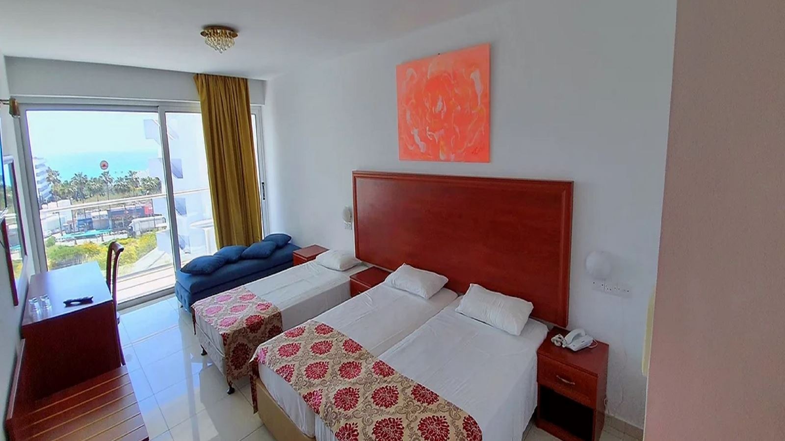 rooms-familyroom-balcony-or-terrace