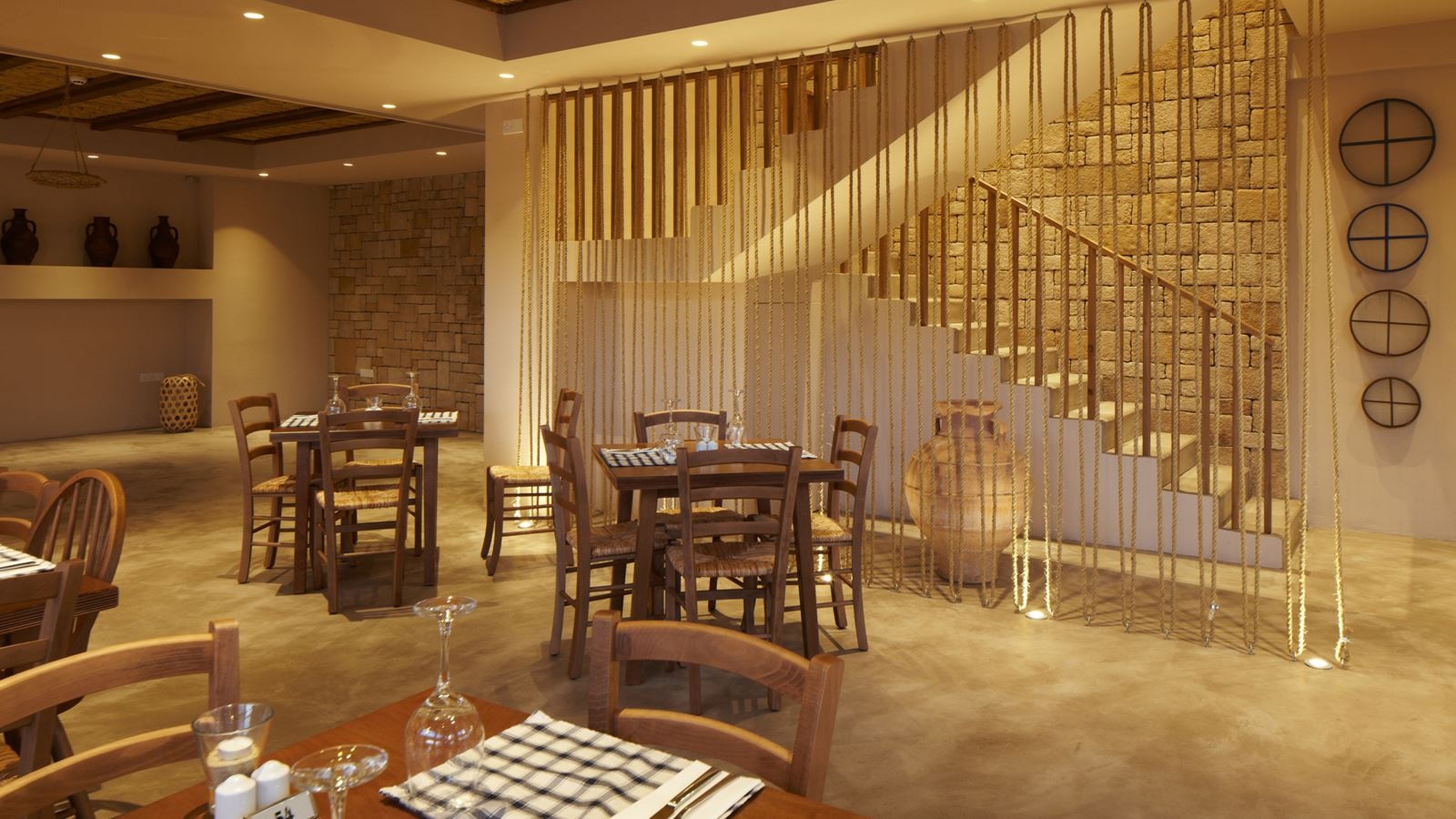 restaurants-avra-meze-restaurant