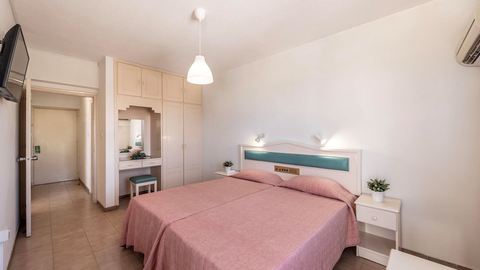 rooms-apartment-one-bedroom