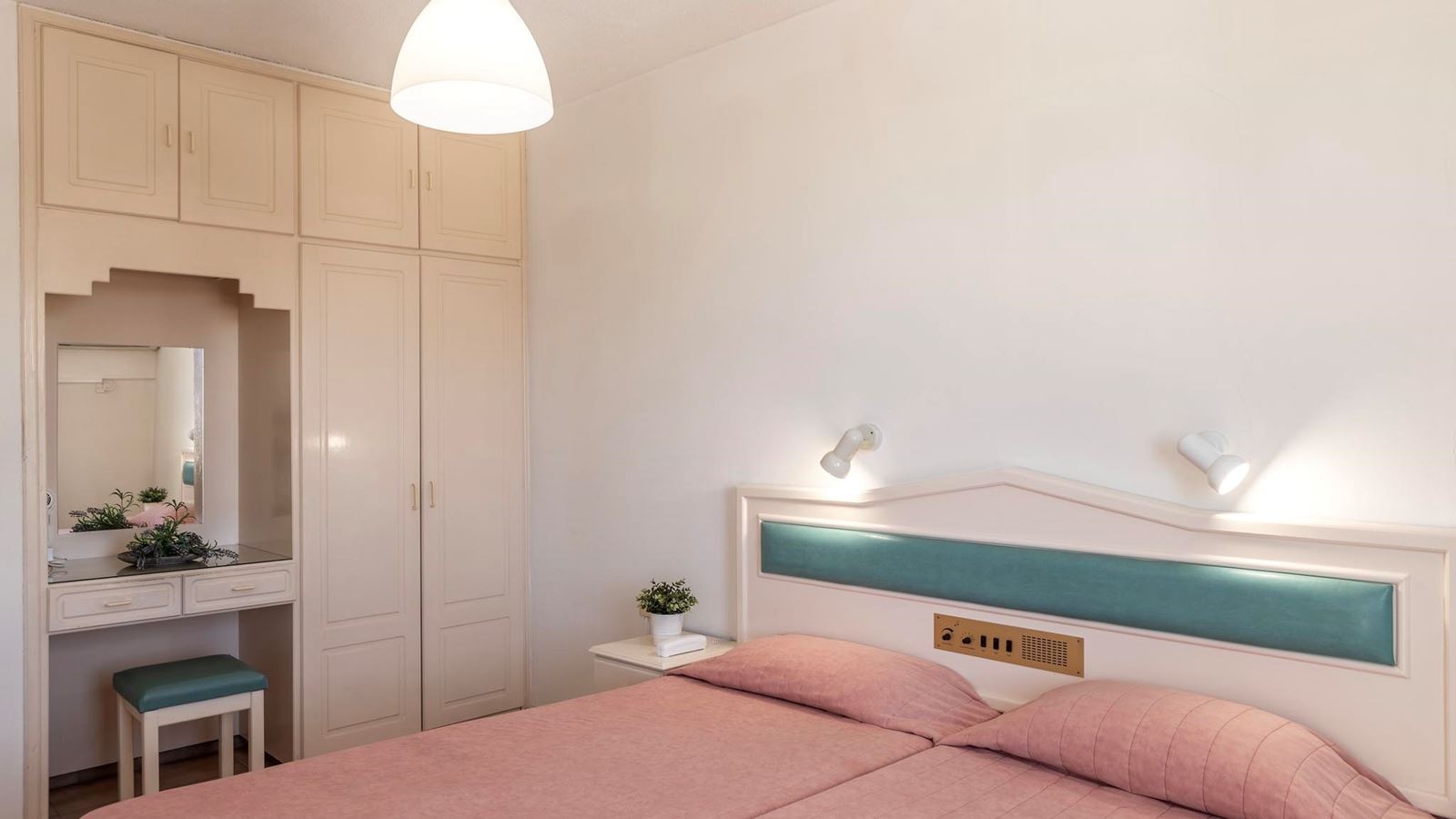 rooms-apartment-one-bedroom