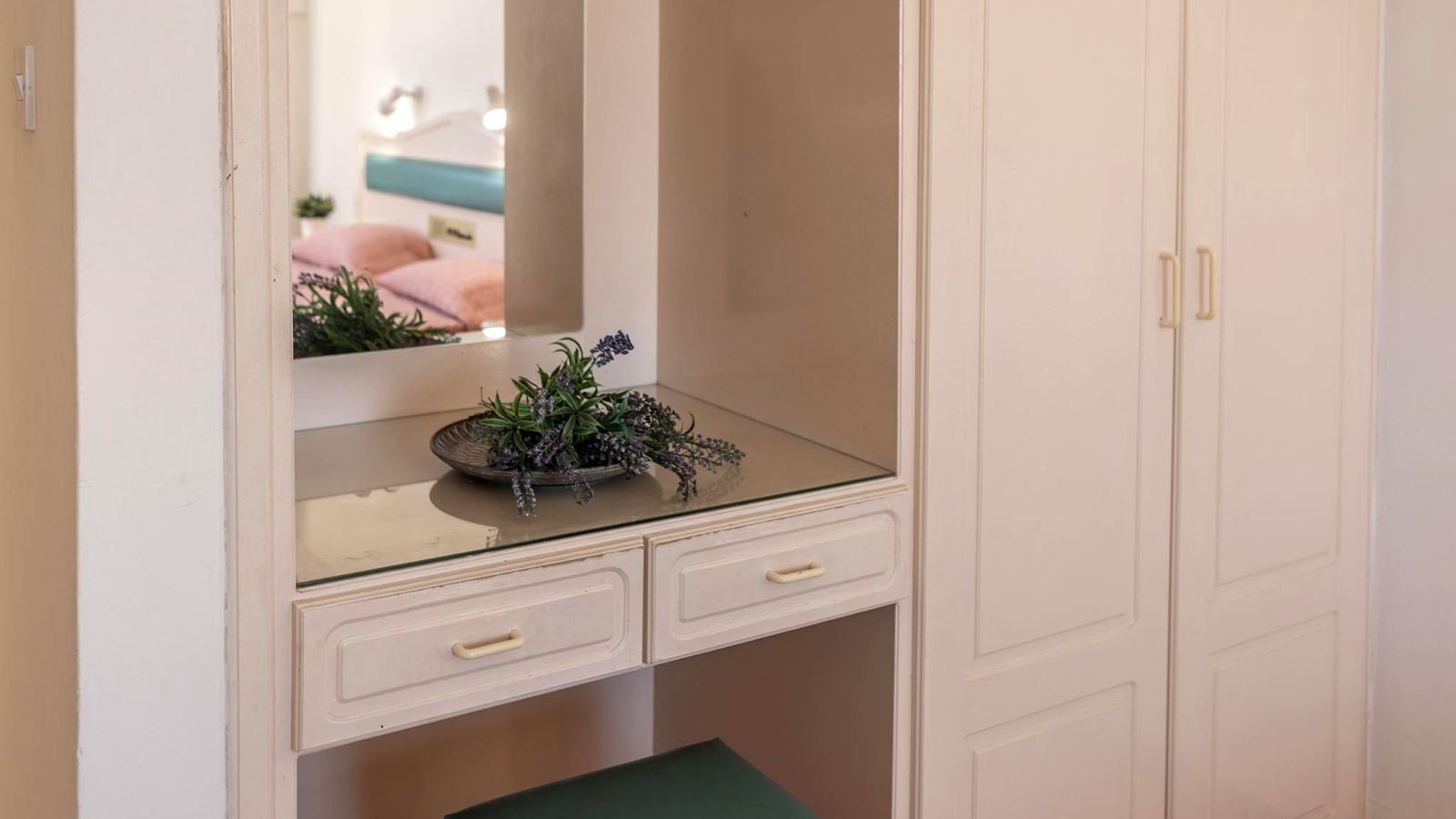 rooms-apartment-one-bedroom