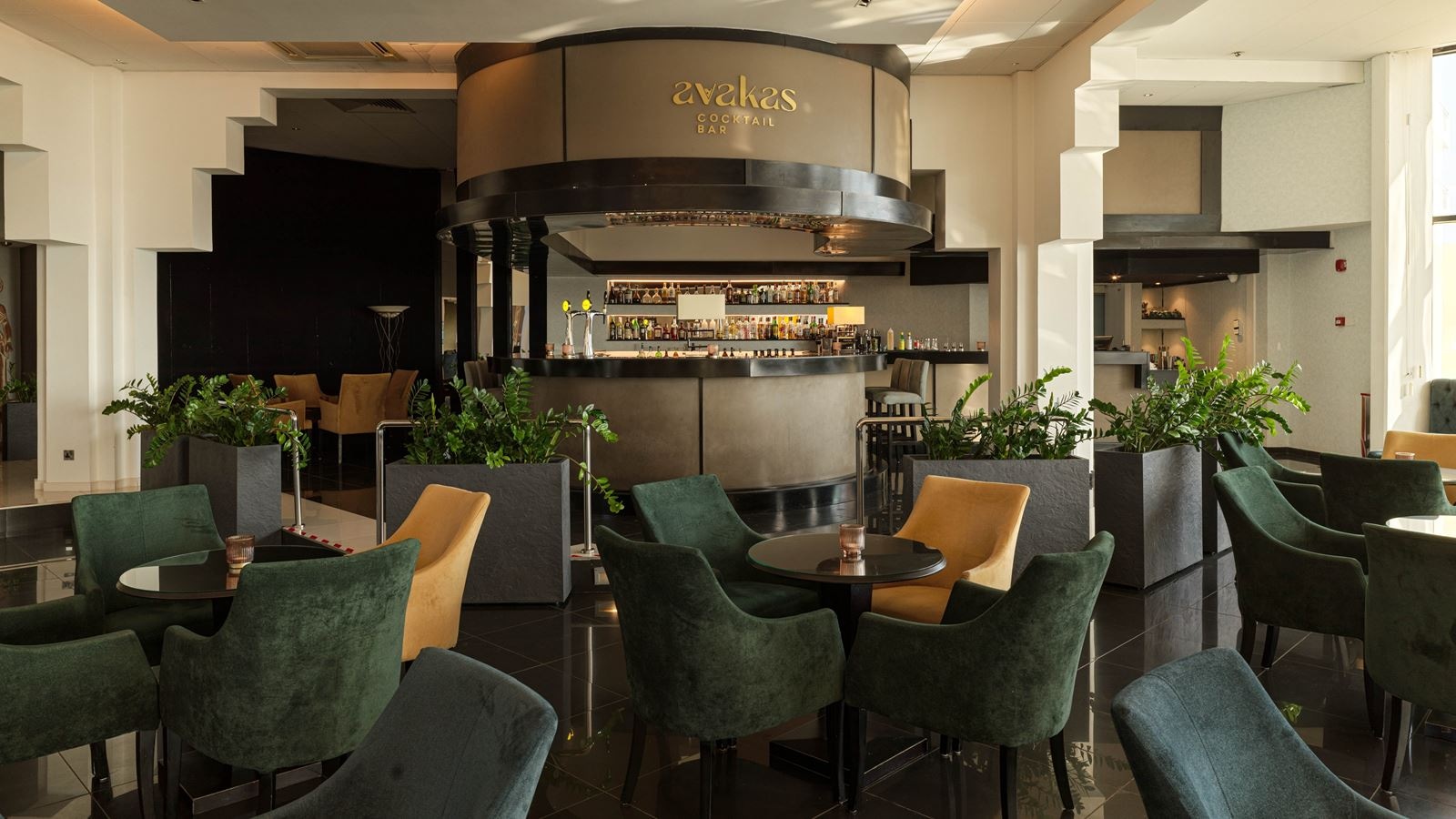 bars-avakas-cocktail-bar